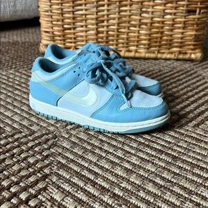 Nike Kids Sneakers in Blue and Cream